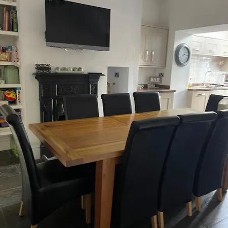 Дом отдыха Heart Of Gem 4 Bedrooms 6 Beds 2 Bathrooms Кокермут