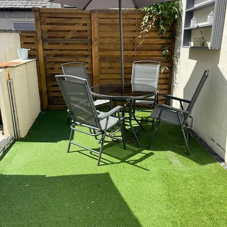 Heart Of Gem 4 Bedrooms 6 Beds 2 Bathrooms