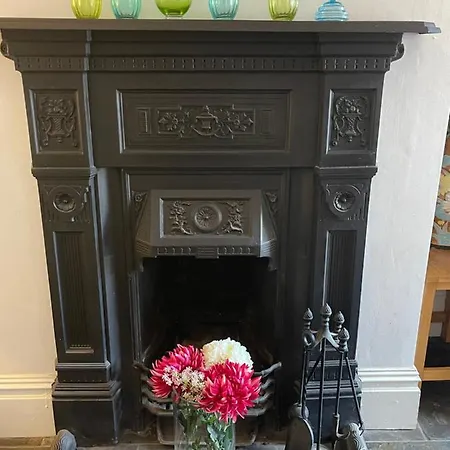 Heart Of Gem 4 Bedrooms 6 Beds 2 Bathrooms Holiday home