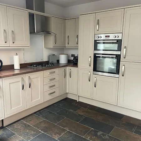 Heart Of Gem 4 Bedrooms 6 Beds 2 Bathrooms