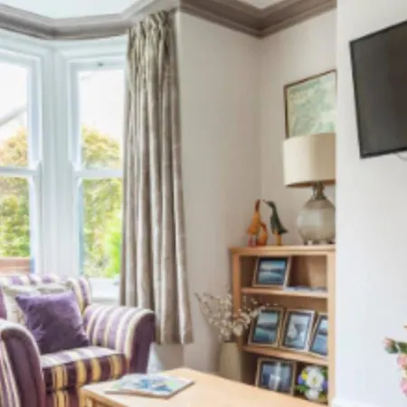 Heart Of Gem 4 Bedrooms 6 Beds 2 Bathrooms