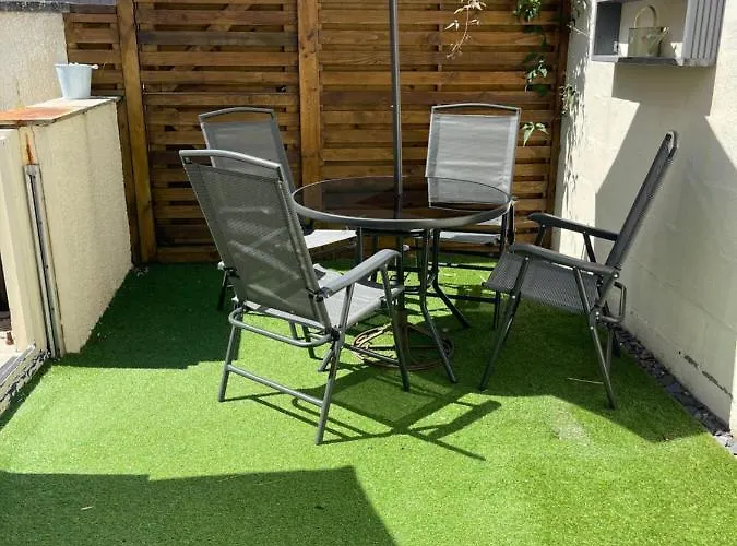 Heart Of Gem 4 Bedrooms 6 Beds 2 Bathrooms