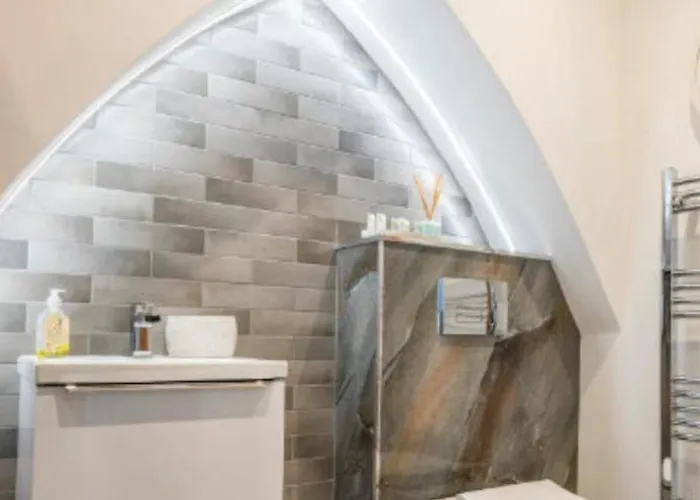 Heart Of Gem 4 Bedrooms 6 Beds 2 Bathrooms Hébergement de vacances